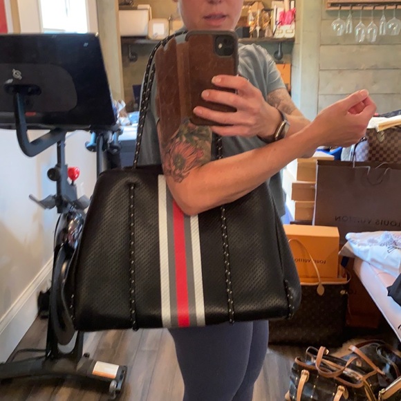 Haute shore Tote and Pochette - Picture 17 of 17